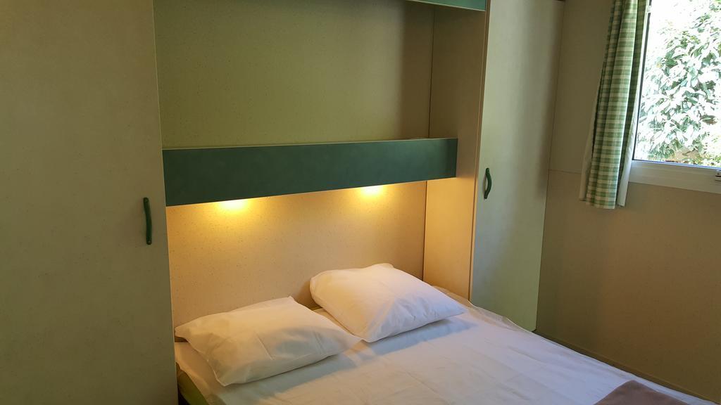Camping Le Rey Louvie Juzon Εξωτερικό φωτογραφία