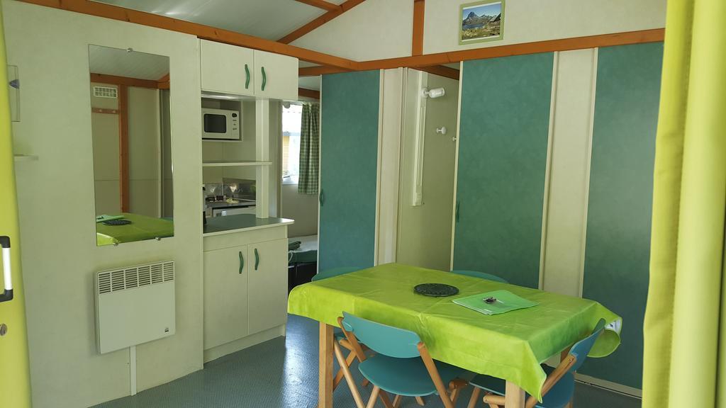 Camping Le Rey Louvie Juzon Εξωτερικό φωτογραφία